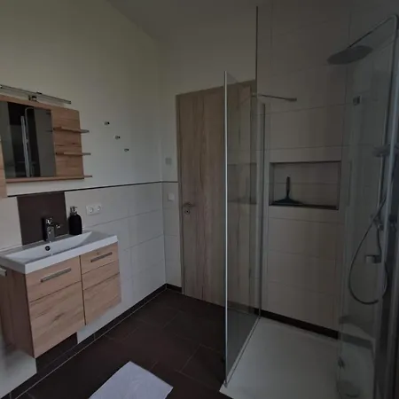 Lägenhet Zum Wohlfuehlen Am Zeulenrodaer Meer, Neu Gebaut, Klimatisiert Und Beheizbar *