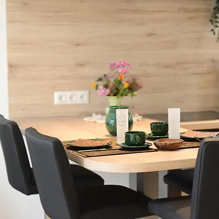 Апартаменты Modernes Ferienhaeuschen Am Zeulenrodaer Mit Terrasse, Klimaanlage, 1 Sz, Max 3 Gaeste Цойленрода