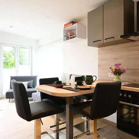 Ferienhaeuschen Am See, Neu Gebaut, Klimatisiert Und Beheizbar Apartamento *