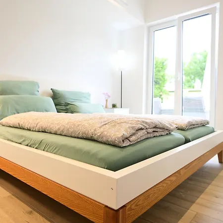 Modernes Ferienhaeuschen Am Zeulenrodaer Mit Terrasse, Klimaanlage, 1 Sz, Max 3 Gaeste Цойленрода