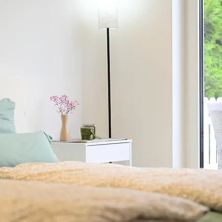 Modernes Ferienhaeuschen Am Zeulenrodaer Mit Terrasse, Klimaanlage, 1 Sz, Max 3 Gaeste * Цойленрода