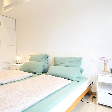 Modernes Ferienhaeuschen Am Zeulenrodaer Mit Terrasse, Klimaanlage, 1 Sz, Max 3 Gaeste Апартаменты *
