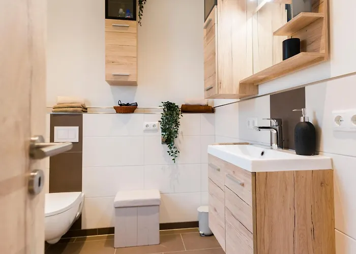 Ferienhaeuschen Am See, Neu Gebaut, Klimatisiert Und Beheizbar